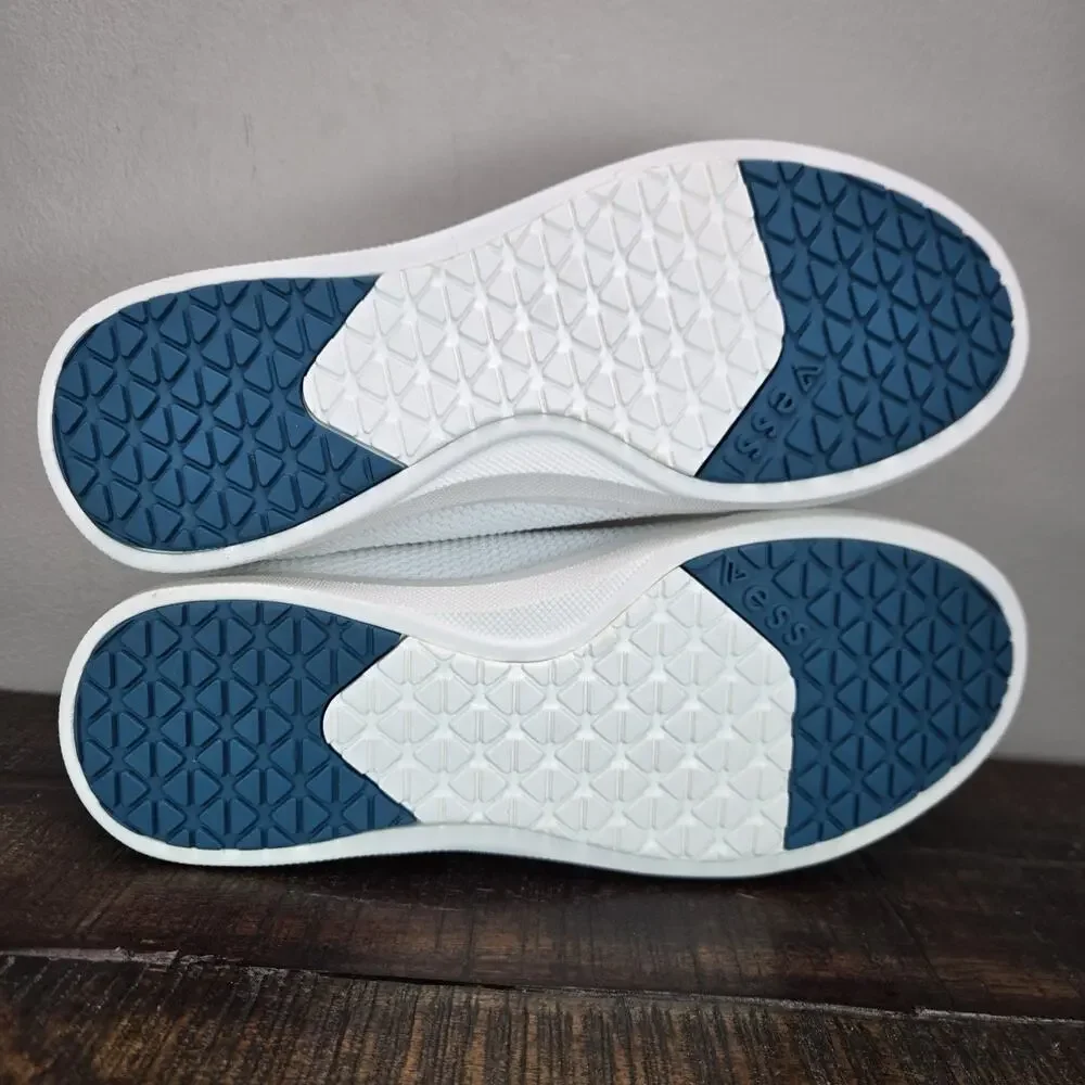 NEW Vessi Weekend 1.5 Sneaker Womens Size 10 Waterproof Shoes Marble White